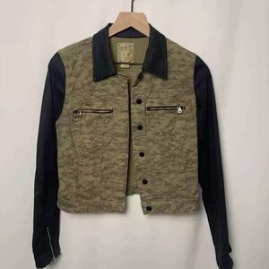 GUESS CAMO JEAN JACKET BLACK SLEEVES